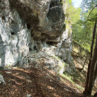 [ M.te Sciober grande ] Am Weg 529, der natürliche Biwak auf ca. 1.460m