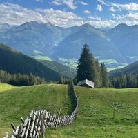 Bei einer guten Jause das Panorama genießen