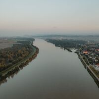 Drohnenaufnahme Au an der Donau Naarn im Machland