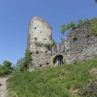 Aufgang zur Burgruine Mägdeberg