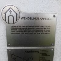 Beschreibung an der Kapelle.
