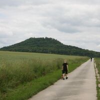 Am Fuße der Landeskrone Richtung Pfaffendorf