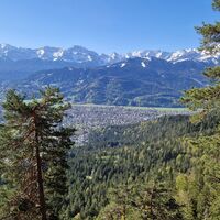 Ausblick nach Garmisch und ins Karwendel