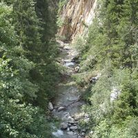 in Schlucht, Paragneise und Serizitschiefer
