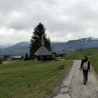 Der Grenzübergang Gmerk. Über Salzburg wartet schon der Schnürlregen.