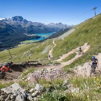 WM Flow Trail mit Blick auf den Silvaplanersee und den Piz Corvatsch