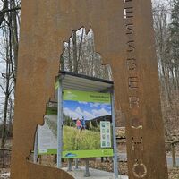 Stelen an Info-Punkten