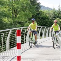 Brücke entlang des Radwegs im Ledrotal