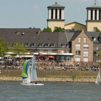 Segelboote vor Rees