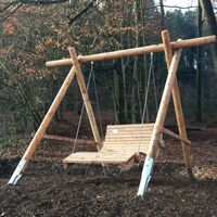 Waldschaukel am Wegesrand