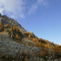 der Steig führt durch das Kar unterhalb des Laugensee