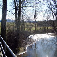 Der Unterhirschleitensteg führt über den Wallerbach.