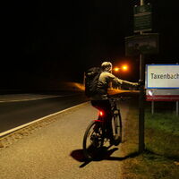 die Sonne hat sich längst verabschiedet als wir in Taxenbach angekommen sind