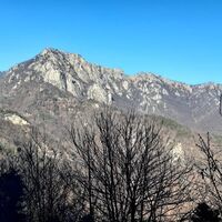 Blick auf die Rocca Sbarua und die Drei Zähne