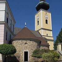 Kirche mit Karner