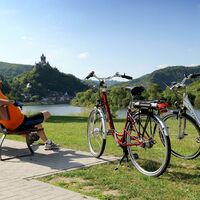 Pause auf dem Mosel-Radweg bei Cochem