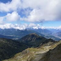 Blick auf den Aufstiegsweg, Viggarspitze und Patscherkofel
