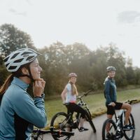 Radfahrerinnen Donauradweg