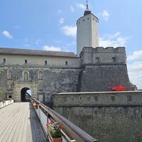 Brücke und Burggraben