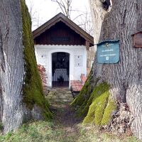 Bald nach der Sagmühlkapelle in Enzing zweigt der Weg in das Ortszentrum Henndorf nach links ab.