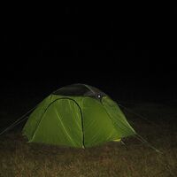 Nachtlager bei Wind und Regen - das Zelt hält