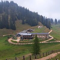 Abstieg vom Gipfel Monte Roen