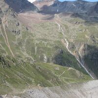 Blick zur Hütte und die Endmoräne