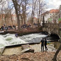 Eisbachwelle