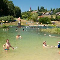 Kinder im Naturschwimmbad Jagerberg