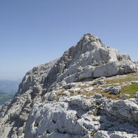 über den Gratrücken gehts zum Breithorn, anfangs unschwer - Steinmänner sind zu Hauf vorhanden
