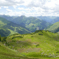 die Niederen Tauern und die vielen grünen Flächen sind eine Wohltat für die Augen
