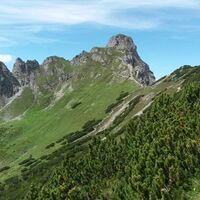 Steiler Anstieg zum Garsellikopf aus Richtung der Drei Schwestern.