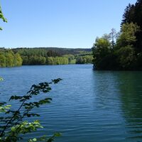 Herrliche Aussichten über die Talsperre