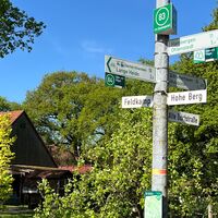 Beschilderung im Zentrum von Garlstedt