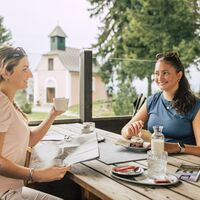 Kaffee bei der Wildwiesenhütte_Miesenbach_Oststeiermark