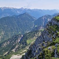 Blick vom Gipfel zum Lichtbrenntjoch und Geierköpfe