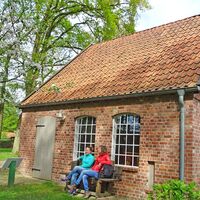 Wanderpause an der Nartumer Motormühle 