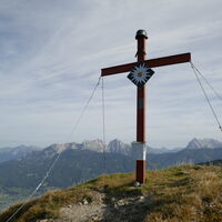 Gipfelkreuz mit Gesäuse