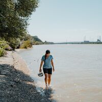 Radfahrerin an der Donau Linzer Riviera