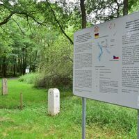 Erinnerungstafel am Dreiländereck bei Eichigt und Prex