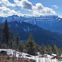 Blick auf Schmittenstein und Schlenken vom Kallersberg aus.