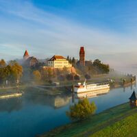 Ansicht Hotel Schloss Tangermünde von der Elbe aus