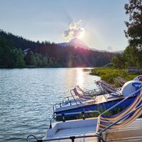 Wildsee mit Tretbooten
