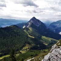 Blick beim Aufstieg auf das Karleck und den Bosruck (Richtung Westen)