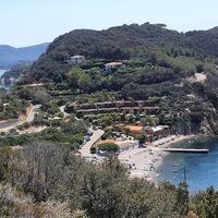 Blick zurück auf den Isthmus mit Strand