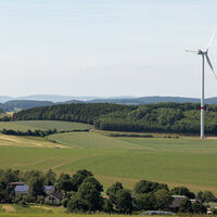 Mühle und Windrad Kleeberg CC BY-SA - LTM.jpg