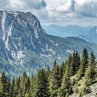 Blick vom Gipfelplateau richtung Kalte Mauer/Gesäuse