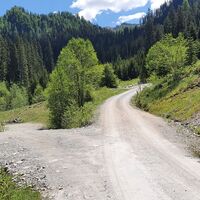 20.8 km Links: Zur Breitenebenalm, Rechts: Zur Karsegg- und Unterwandalm