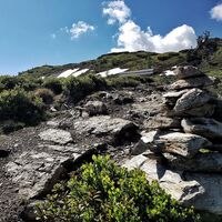 Steinmandl am Wanderweg zur Guschen