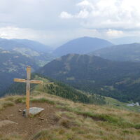 am Langnock, rechts unten die Lamprechthütte